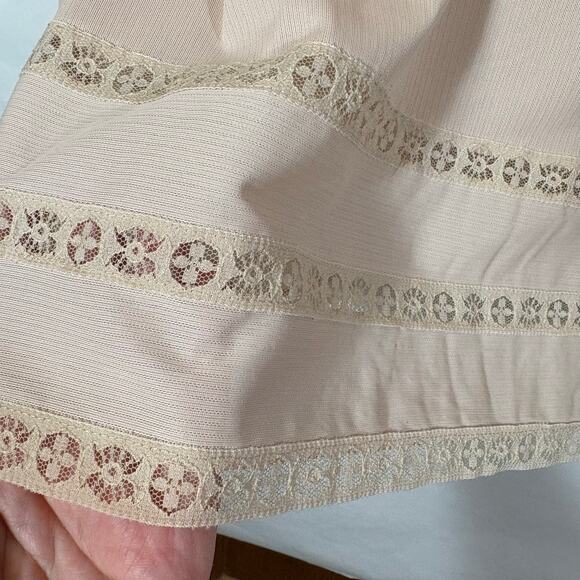 Vintage Cream Beige Half Slip 26" Wide Lace Strip Hemline Small Nylon Retro - Picture 5 of 11